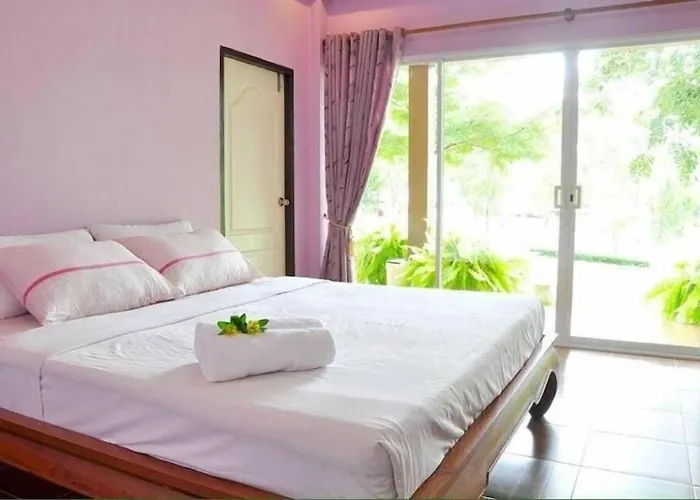 รีสอร์ท At Suanphung 3*
