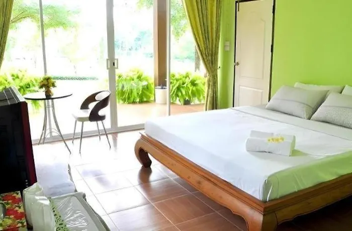 รีสอร์ท At Suanphung Na Khun Saen