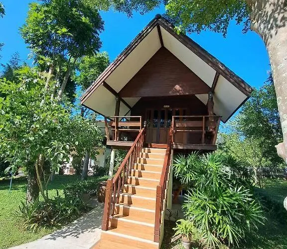 At Suanphung Resort 3*