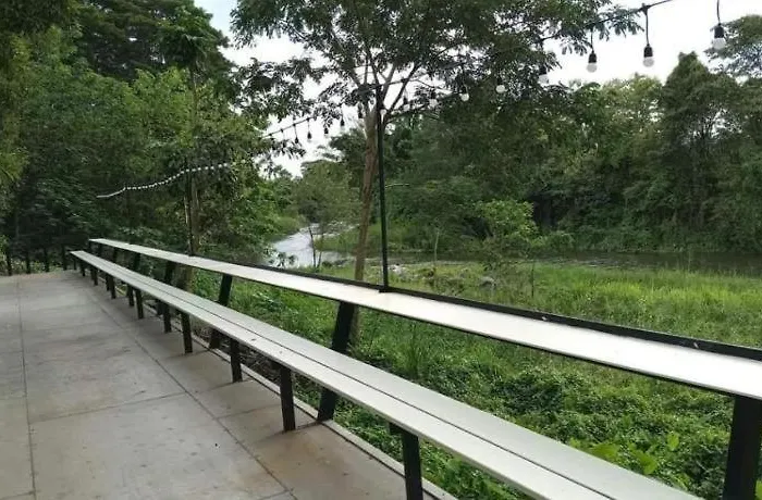 At Suanphung Na Khun Saen